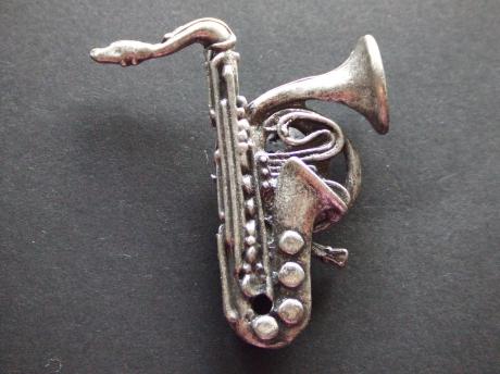 Saxofoon groot model  zilverkleurig